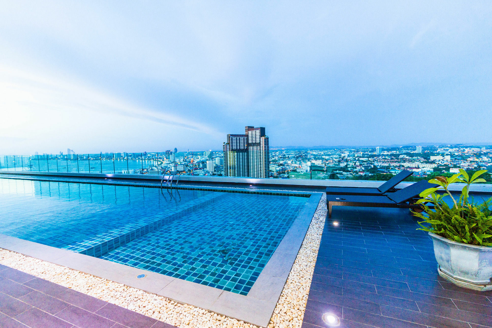 Vision Pratumnak By Pattaya Sunny Rentals Экстерьер фото