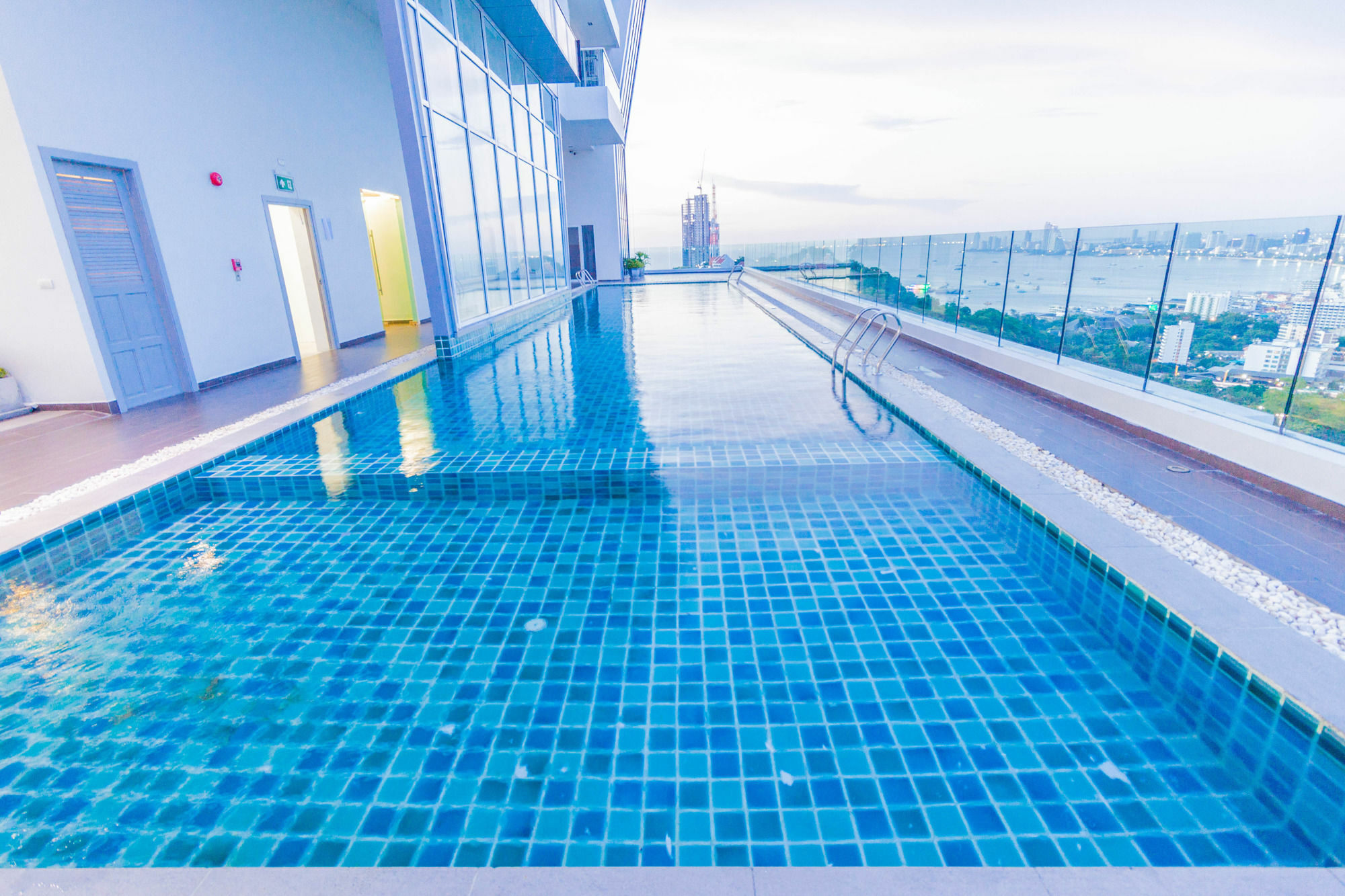 Vision Pratumnak By Pattaya Sunny Rentals Экстерьер фото